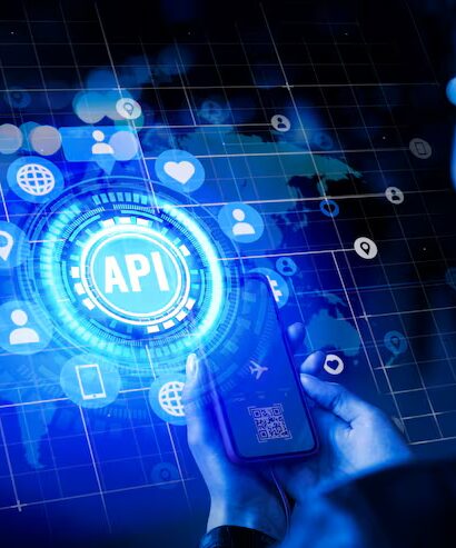 Technical diagram showing real-time API communication between WooCommerce and global shipping carriers.